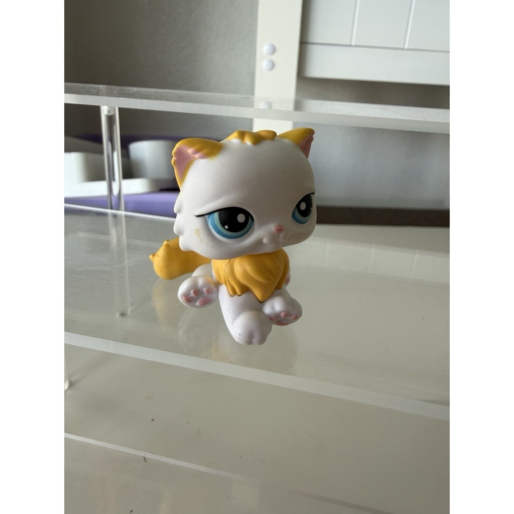 Littlest Pet Shop Prim 'N Propper Pets 2006 VINTAGE White Kitty Cat #207 RETIRED